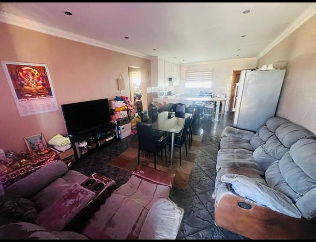 2 BEDROOM APARTMENT FOR SALE IN ALBERTON NORTH